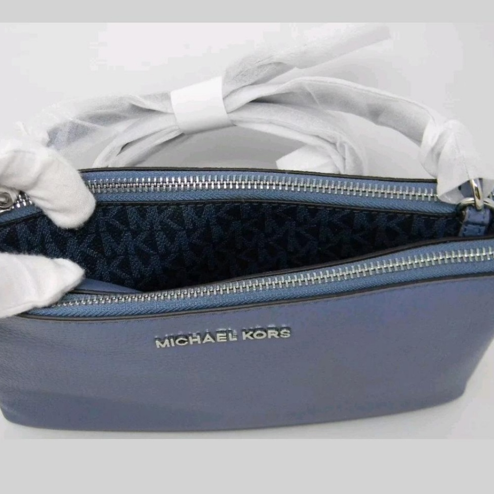 Michael Kors jet set travel Purse